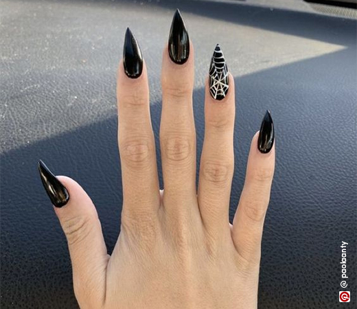 spider web nail design for halloween