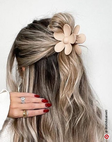 claw clip hairstyles