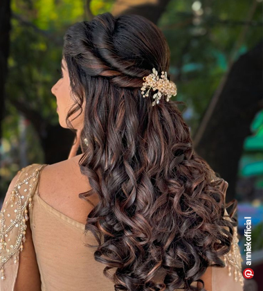 modern trendy hairstyle for saree - ringlest curls 