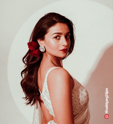 Loose Soft Curls - simple hairstyle for saree