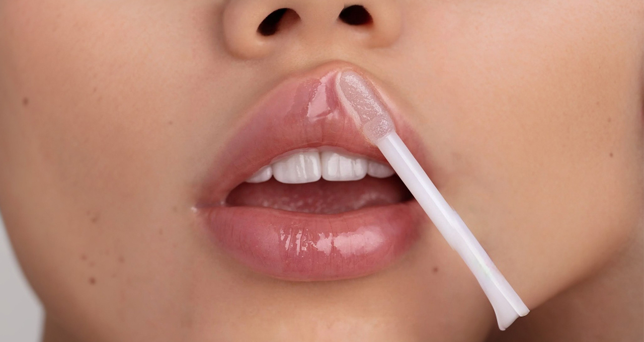 The Best Clear Glosses To Nail The Wet-Lips Look