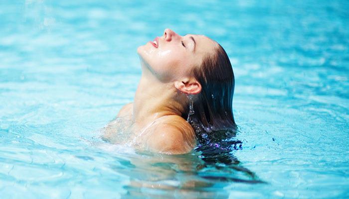 How to Protect Hair from Chlorine Water