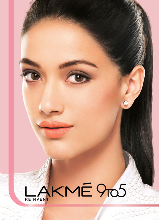 All day glam with Lakme 9 to 5 Weightless Mousse Foundation - 13