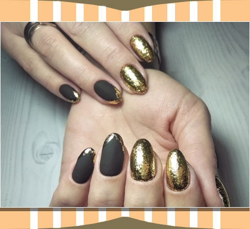Gold nail art