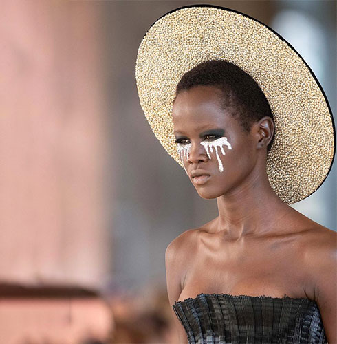 makeup looks – Schiaparelli