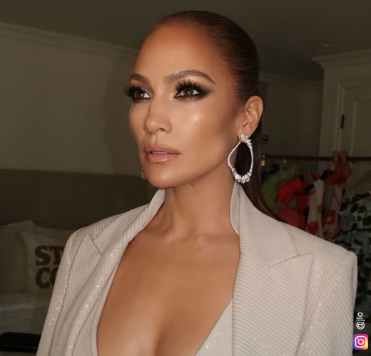 Jennifer Lopez Glossy Lips Look