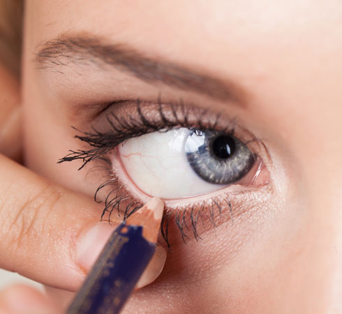 Festive Eye Makeup Using Green Eyeliners - 4