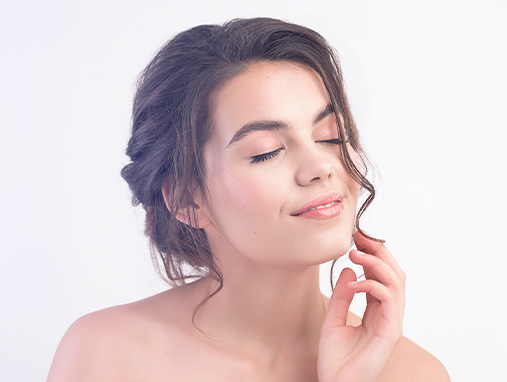 8 Travel-Friendly Beauty Hacks