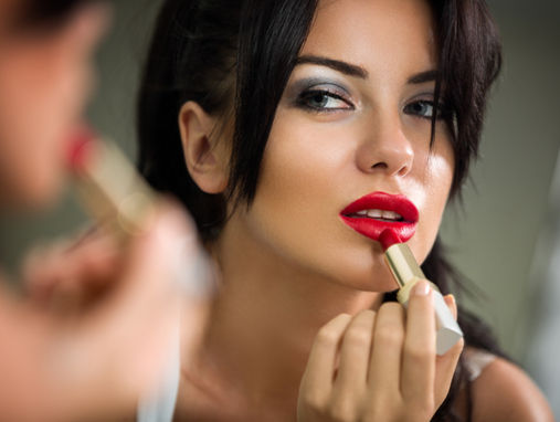 Beauty hacks from red lipstick fans!