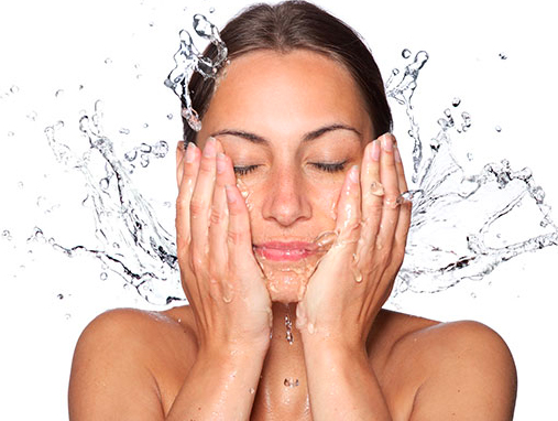 CLEANSING 101: WHY CLEANING YOUR FACE IS QUINTESSENTIAL TO YOUR DAILY REGIMEN