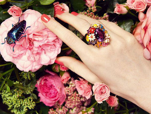 Floral Nail Detail For The Season Of Blossoms