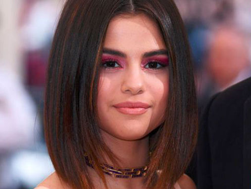 How To Wear Berry Makeup This Season