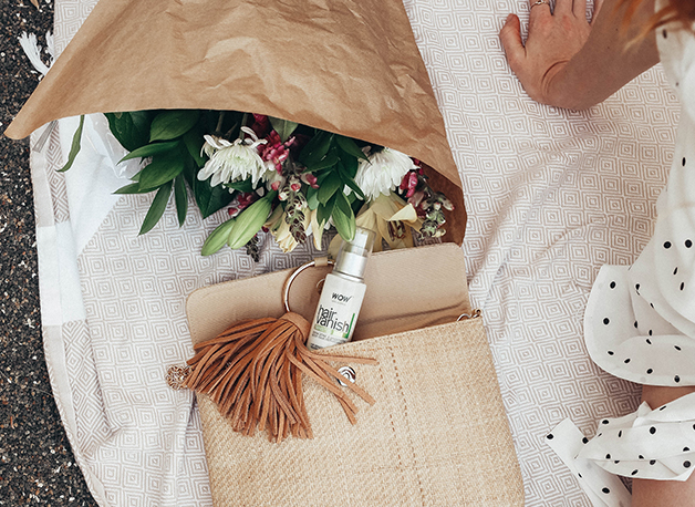 WOW Skin Science Sensitive Hair Vanish step1