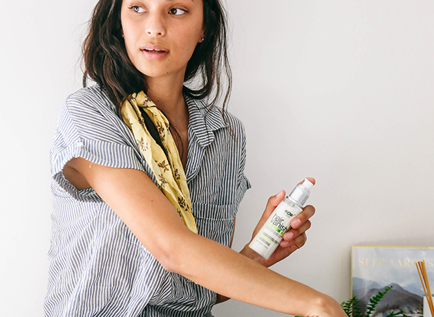 WOW Skin Science Sensitive Hair Vanish step3