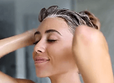 WOW Green Tea & Tea Tree Shampoo step1